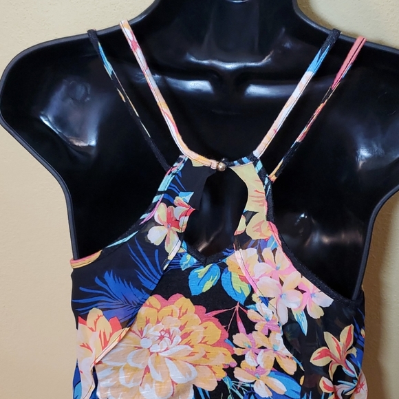 Cute Floral Tank - Picture 2 of 6